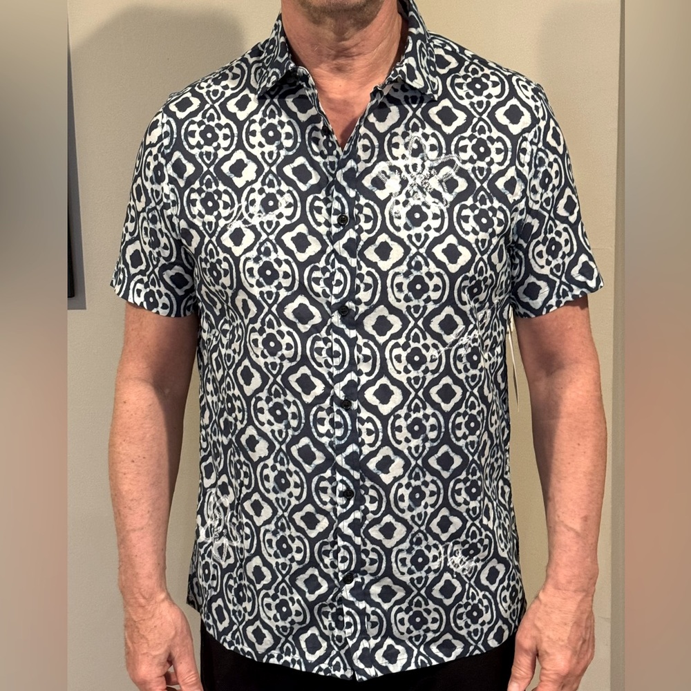 Karl Lagerfeld - Men's M Short Sleeve Button-Up Shirt (NWT-Sample)